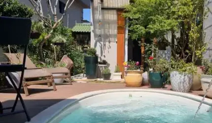 Sobrado à venda com 2 suítes, perto da Alameda Lucas a avenida principal da cidade