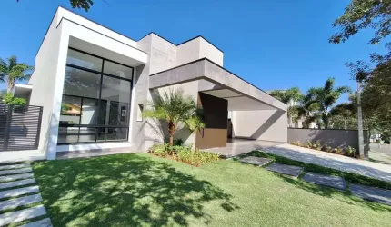 CASA TÉRREA À VENDA NO CONDOMÍNIO SHAMBALA 2 COM 4 SUÍTES
