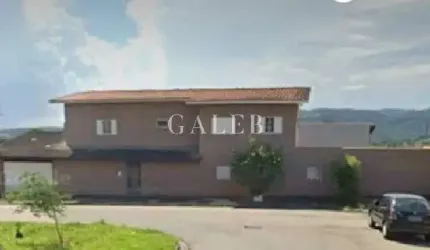 Imperdível casa à venda em Atibaia-SP, no Jardim Colonial: 3 quartos, 1 suíte, 2 salas, 3 banheiros, 2 vagas de garagem, 178m².
