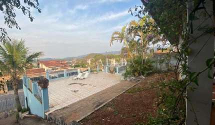 Imperdível: Casa à venda em Atibaia-SP, Jardim Paulista! 3 quartos, 1 suíte, 3 salas, 3 banheiros, 4 vagas, 640m². Venha conferir!