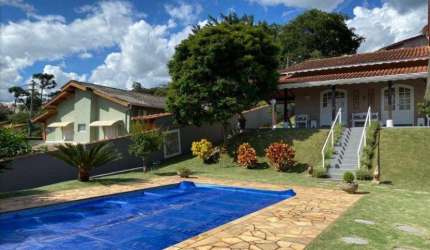 Charmosa casa/chácara em condomínio fechado com portaria e segurança com controle de acesso 24 horas!