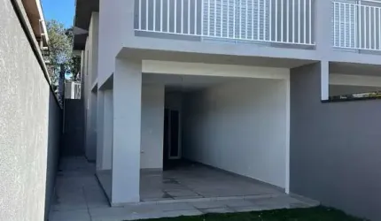 SOBRADO COM UMA LINDÍSSIMA VISTA