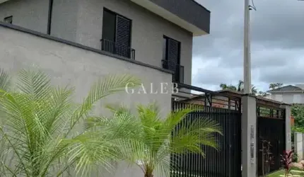 SOBRADO NOVO COM DUAS SUITES, MUITO BEM LOCALIZADA