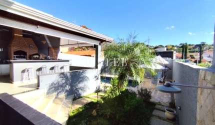 Imperdível: Casa à venda em Atibaia-SP, Jardim Paulista, 4 quartos, 2 suítes, 1 sala, 4 banheiros, 3 vagas, 320m²