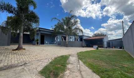 Imperdível Casa à Venda em Atibaia-SP, Parque Fernão Dias: 3 quartos, 1 suíte, 2 salas, 3 banheiros, 4 vagas, 124m².