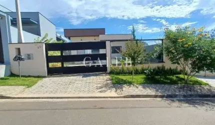 Casa à venda em Atibaia-SP: 3 quartos, 1 suíte, 2 salas, 3 banheiros, 2 vagas na Serras de Atibaia 1 - 384m².