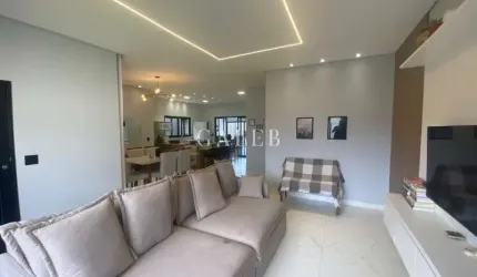 Casa à venda no Jardim dos Pinheiros em Atibaia: 3 quartos, 3 suítes, 2 salas, piscina, 5 vagas e 170m² de área.