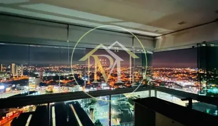 Apartamento de 1 dormitório suíte, sala e cozinha situada em uma ampla varanda com fechamento de vi