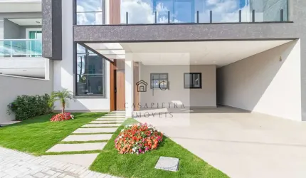 Sobrado Triplex em Condomínio com 4 quartos no Uberaba - 180 m²