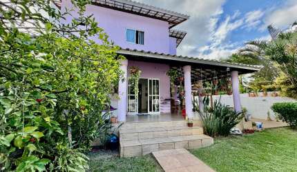 Linda casa com 6 quartos em condomínio