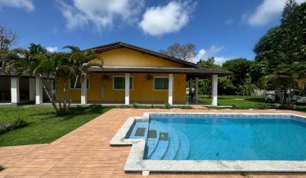 Linda chácara com 5 suítes e casa do caseiro