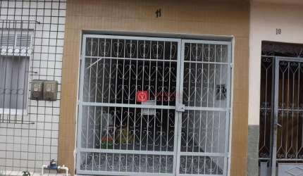 Casa à Venda no Centro de Nova Friburgo - Conforto e Praticidade em Localização Central