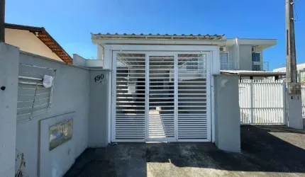 Casa com 2 quartos à venda na Rua Luiz Reduzino Pacheco, 190, São Marcos, Joinville por R$ 310.000