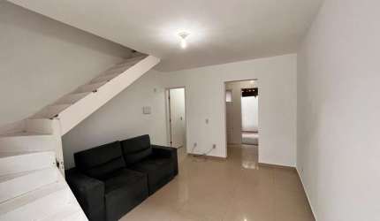 Casa em condomínio fechado com 2 quartos à venda na Rua Francisco Lopes Frade, 115, Água Espraiada (Caucaia do Alto), Cotia por R$ 220.000