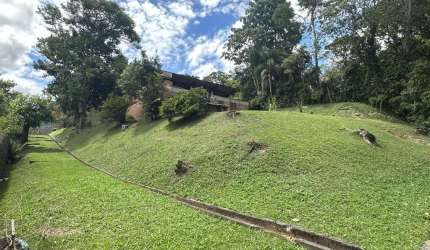 Terreno à venda na Rua Venezuela, 100, Recanto Impla, Carapicuíba por R$ 690.000