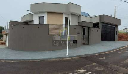 VENDA: Excelente Casa com 3 Dormitórios (sendo 1 suíte), Garagem + Churrasqueira, Residencial Ouro Verde, Botucatu (SP) - CA1390