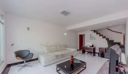 Sobrado para venda com 2 quartos, sendo 1 suíte, 132m²
