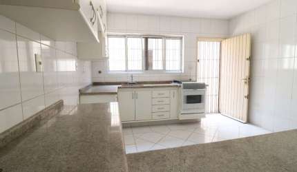 Sobrado para venda com 2 quartos, 110m²