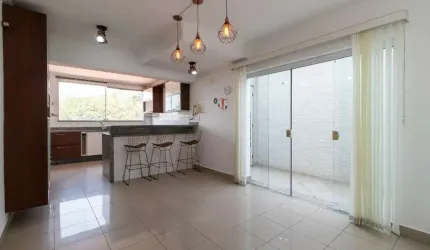 Sobrado para venda com 3 quartos, sendo 3 suítes, 271m²