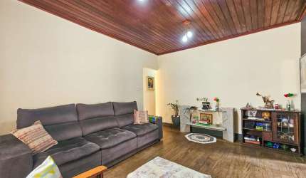 Casa tipo para venda com 2 quartos, 244m²