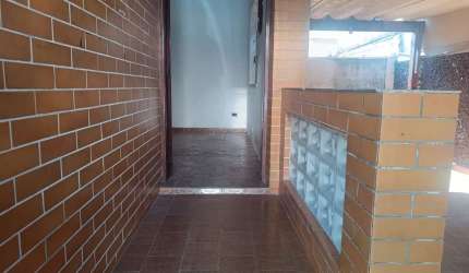 Casa tipo para venda com 3 quartos, 96m²