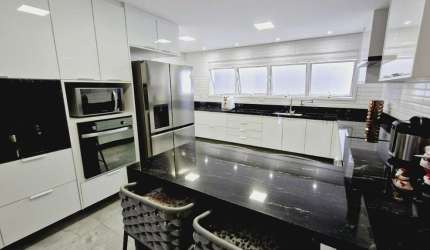 Apartamento tipo para venda com 3 quartos, sendo 3 suítes, 239m²