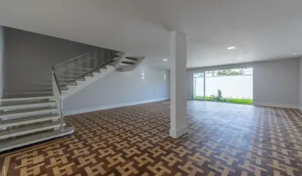 Casa tipo para venda com 4 quartos, sendo 2 suítes, 334m²