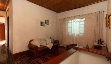 Casa tipo para venda com 3 quartos, 90m²