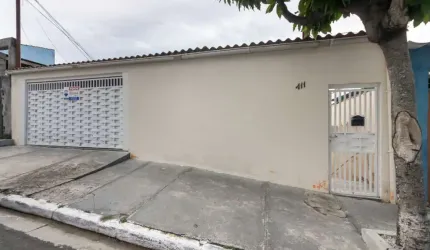 Casa tipo para venda com 2 quartos, 75m²