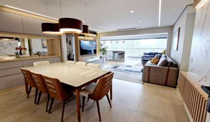 Apartamento tipo para venda com 3 quartos, sendo 3 suítes, 175m²