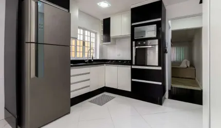 Casa tipo para venda com 3 quartos, sendo 1 suíte, 330m²