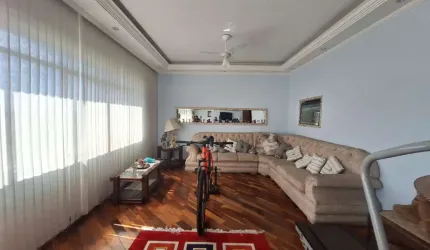 Sobrado para venda com 3 quartos, sendo 3 suítes, 500m²