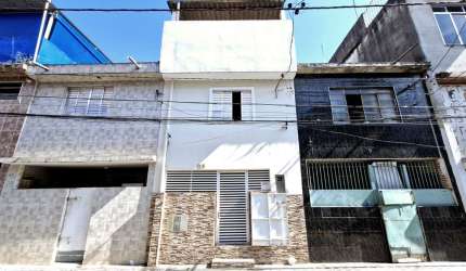 Casa tipo para venda com 2 quartos, sendo 1 suíte, 92m²