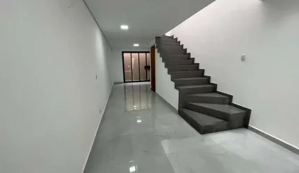 Sobrado para venda com 2 quartos, sendo 1 suíte, 80m²