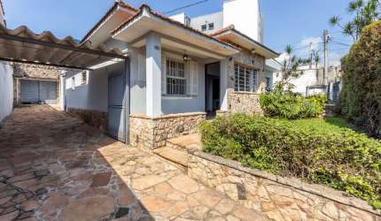 Casa tipo para venda com 6 quartos, 298m²