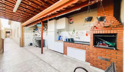 Casa tipo para venda com 3 quartos, sendo 1 suíte, 132m²