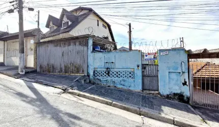 Casa tipo para venda com 3 quartos, 179m²