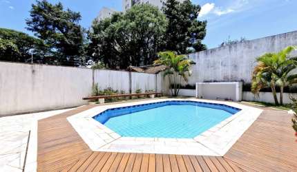 Sobrado para venda com 4 quartos, sendo 2 suítes, 473m²