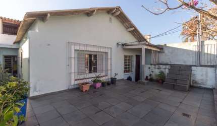 Casa tipo para venda com 3 quartos, 146m²