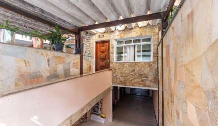 Casa tipo para venda com 3 quartos, 116m²