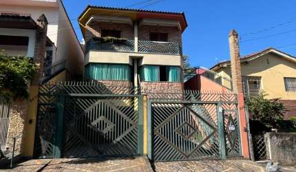 Sobrado para venda com 4 quartos, sendo 2 suítes, 196m²