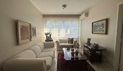 Apartamento em Coqueiros