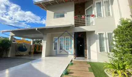 Sobrado esquina no Joao Costa