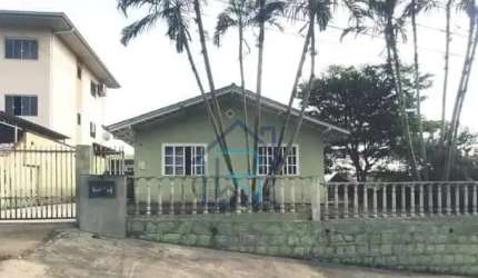 Casa à Venda no Bairro Floresta