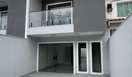 Linda casa duplex no Mirante da Lagoa