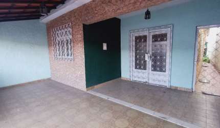 Excelente casa antiga para fazer negócio