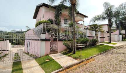 Linda Casa a Venda em Condomínio Fechado Scorpios  em Jordanésia