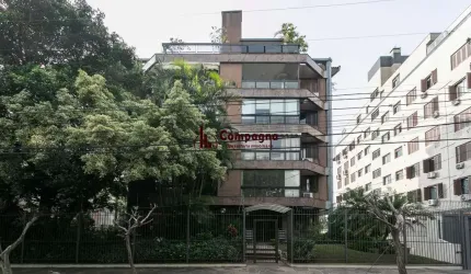Cobertura com 3 dormitórios, mobiliada com 300 m²