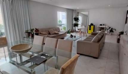 Lindo apartamento com 4 quartos