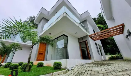 Sobrado à venda - Praia de Maresias - 2.500.000,00